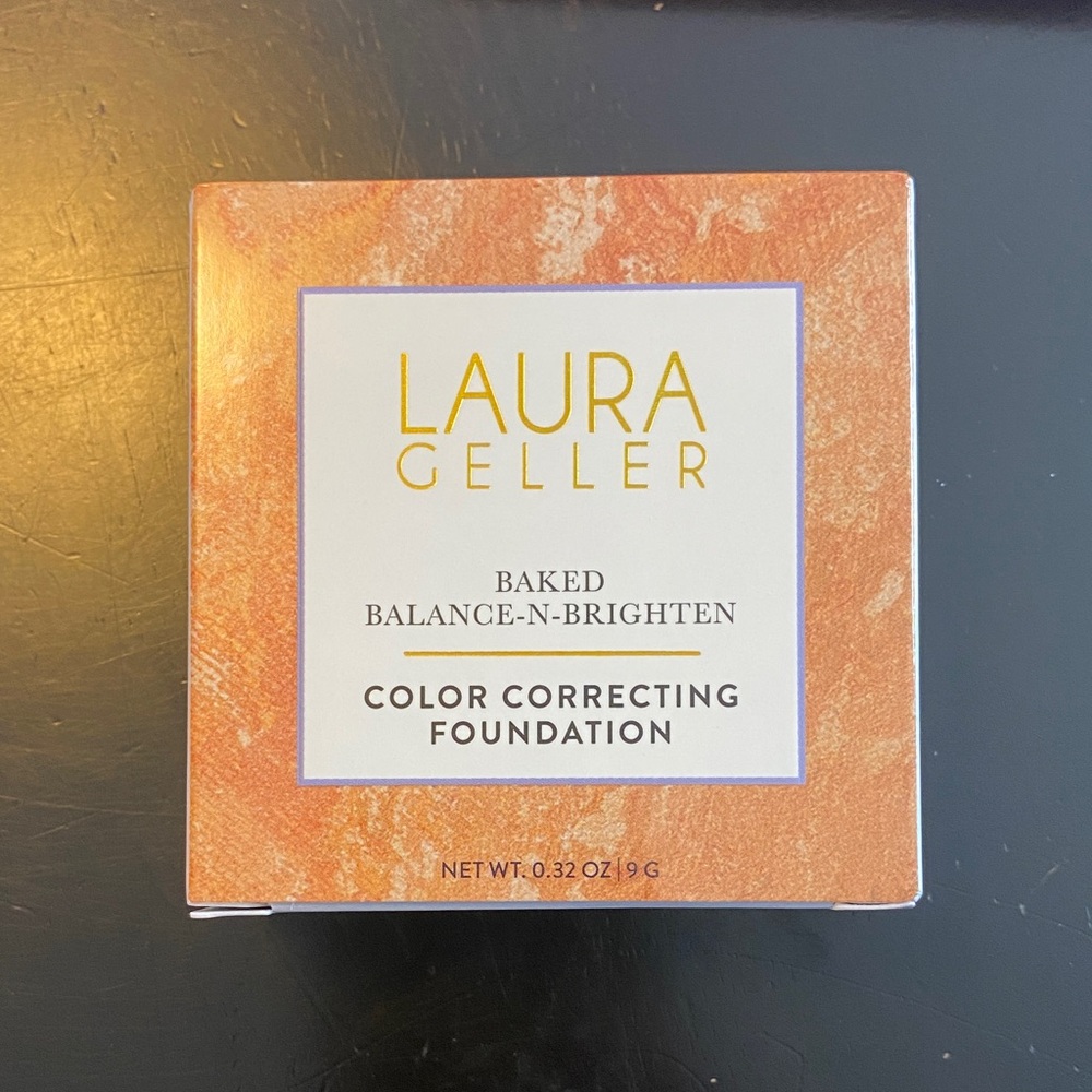 Laura Geller Baked Balance-N-Brighten Foundation - Light
